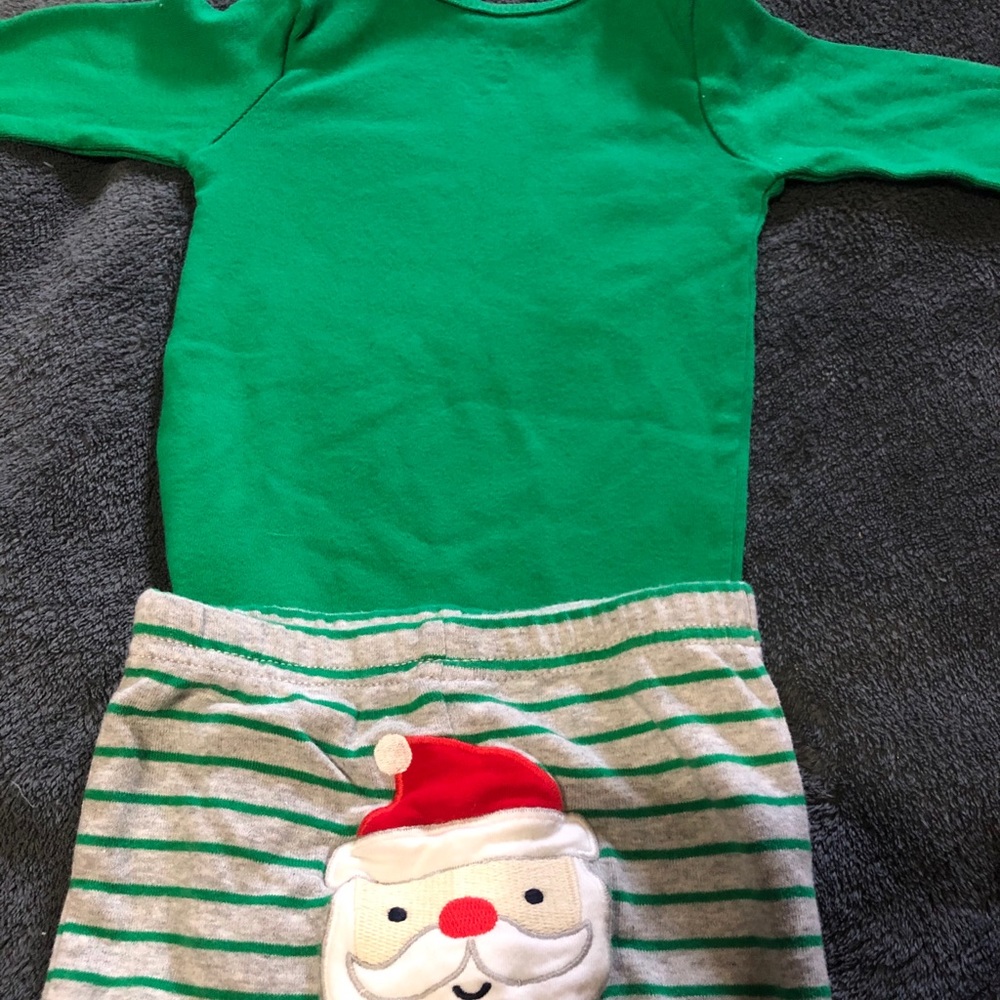 ‼️SOLD‼️ Carter’s • “Gift to the ladies”| Santa Matching Set (6M) - Picture 7 of 7